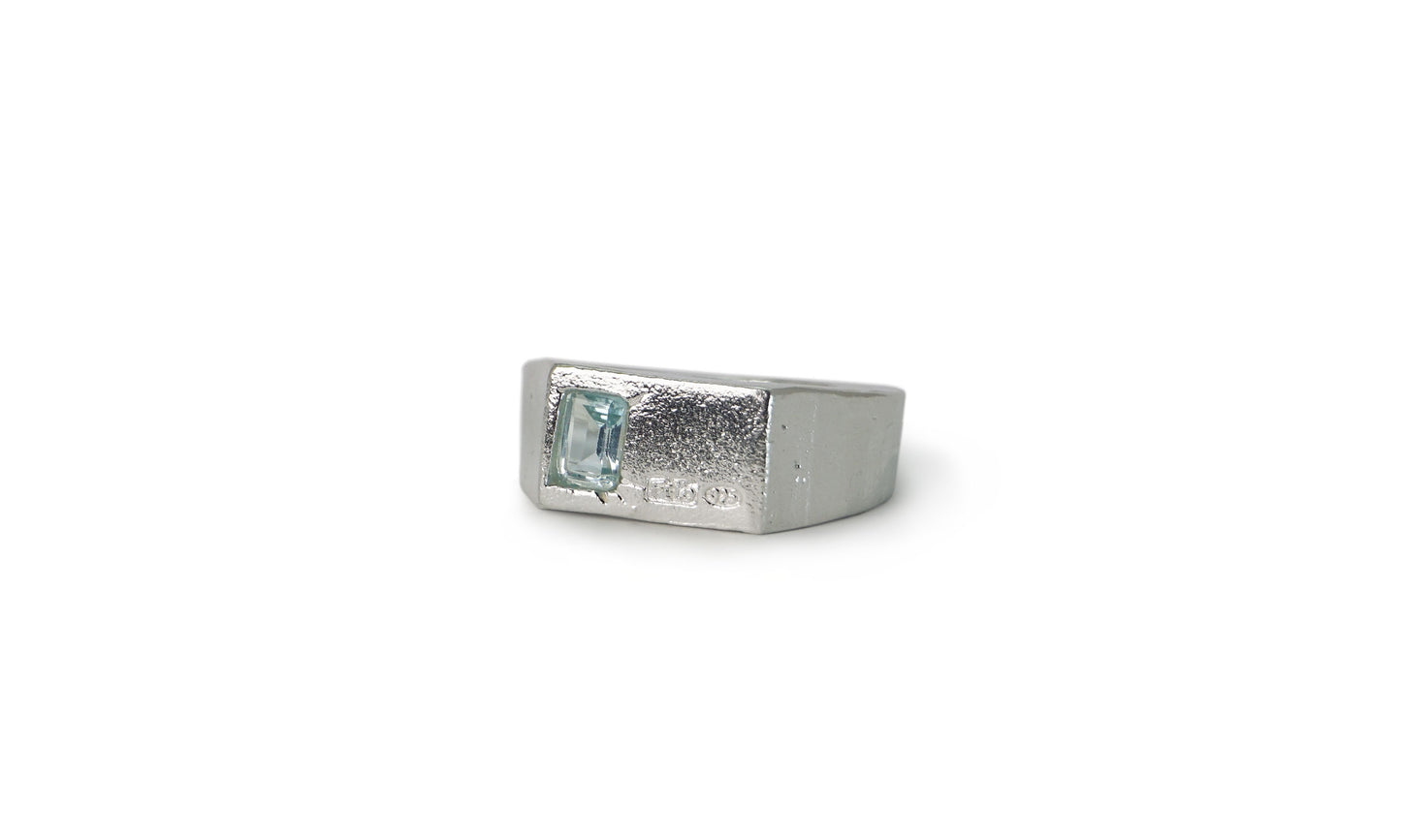 IKUT | CHUNKY GEMSTONE SIGNET RING
