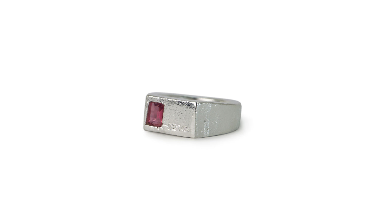 IKUT | CHUNKY GEMSTONE SIGNET RING