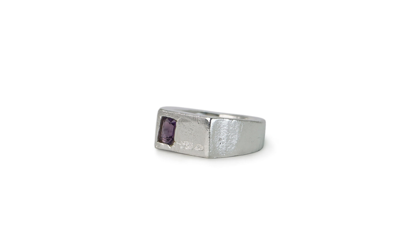 IKUT | CHUNKY GEMSTONE SIGNET RING