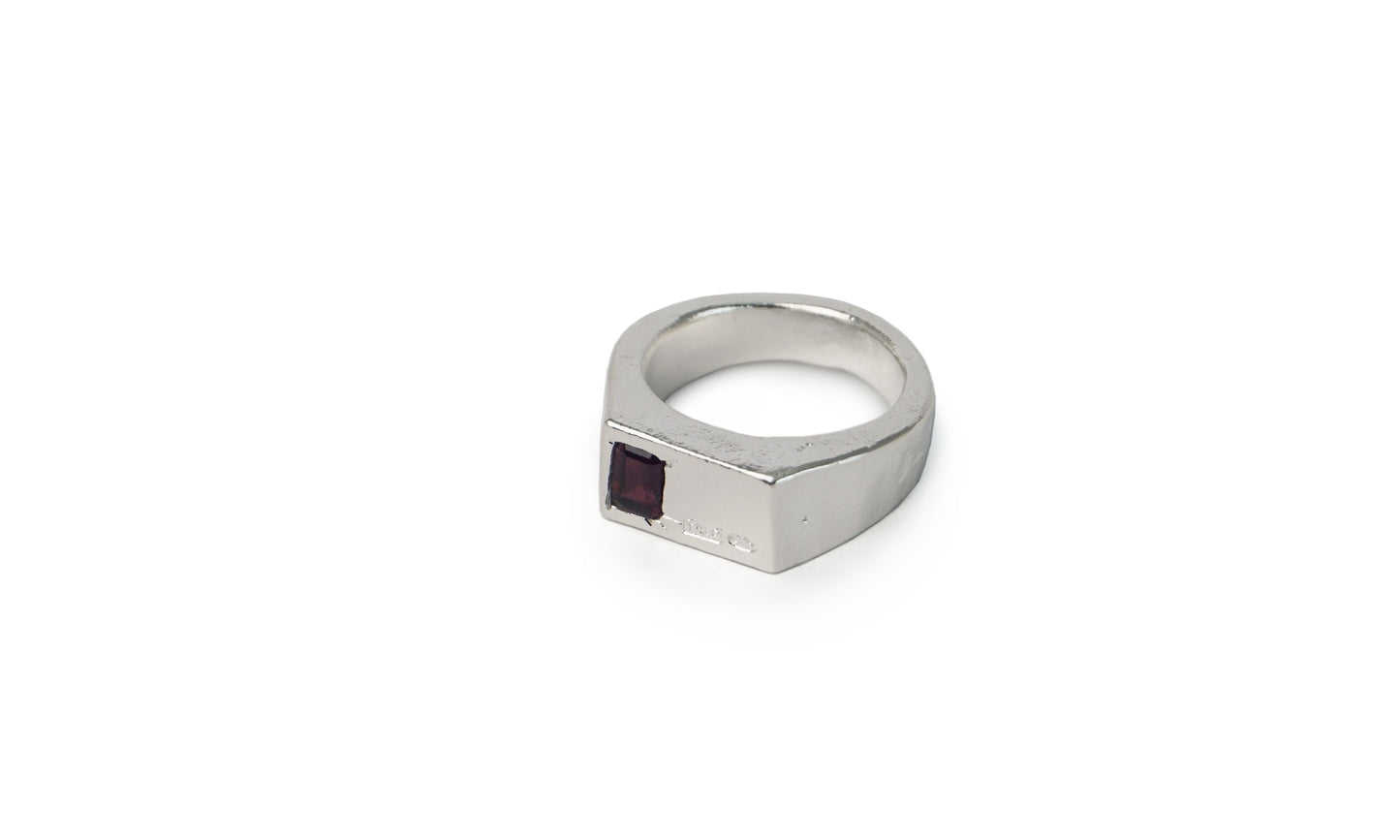 IKUT | CHUNKY GEMSTONE SIGNET RING