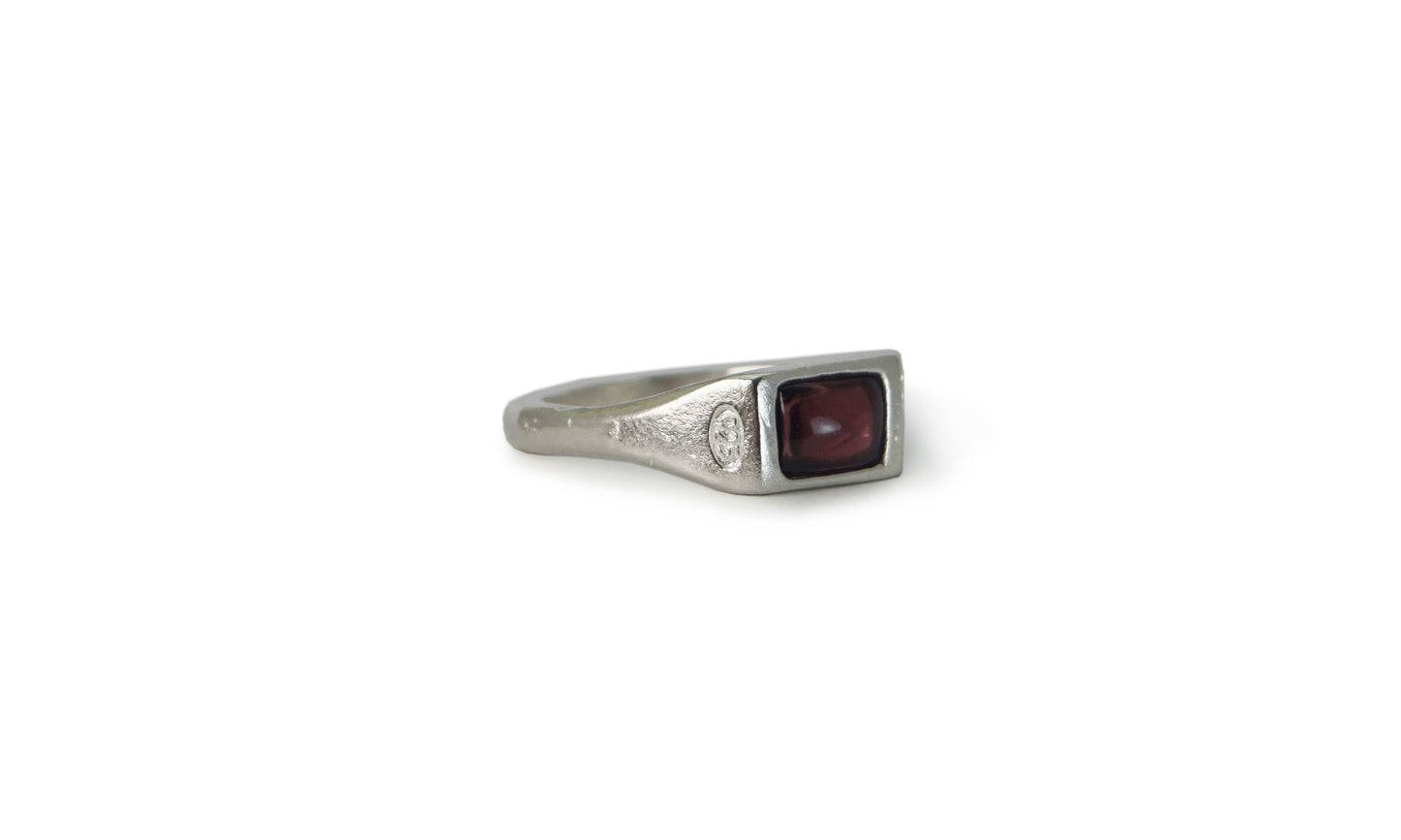 LIL-1 | BUTTON CAB GEMSTONE RING