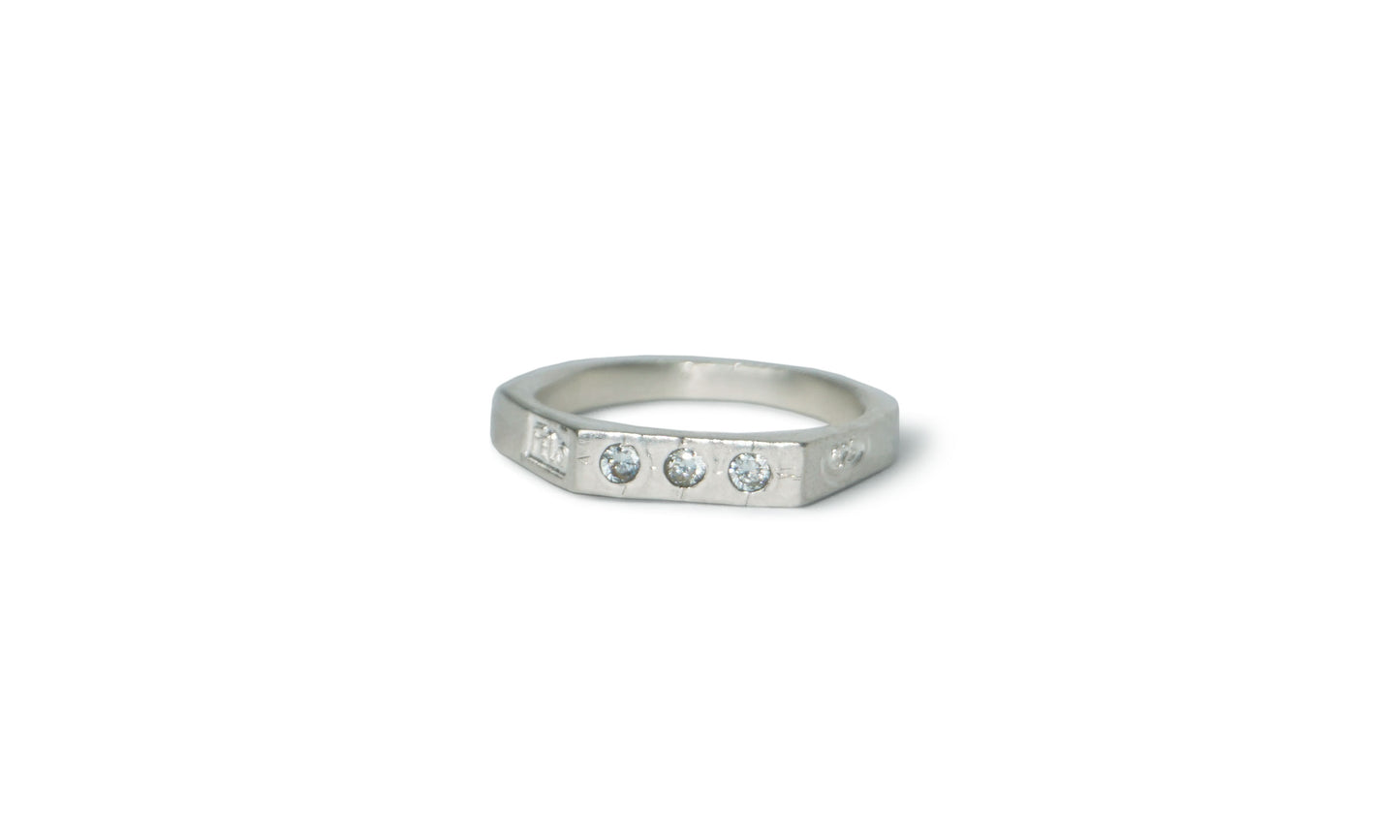 SENDIRI | TRIO GEMSTONE RING