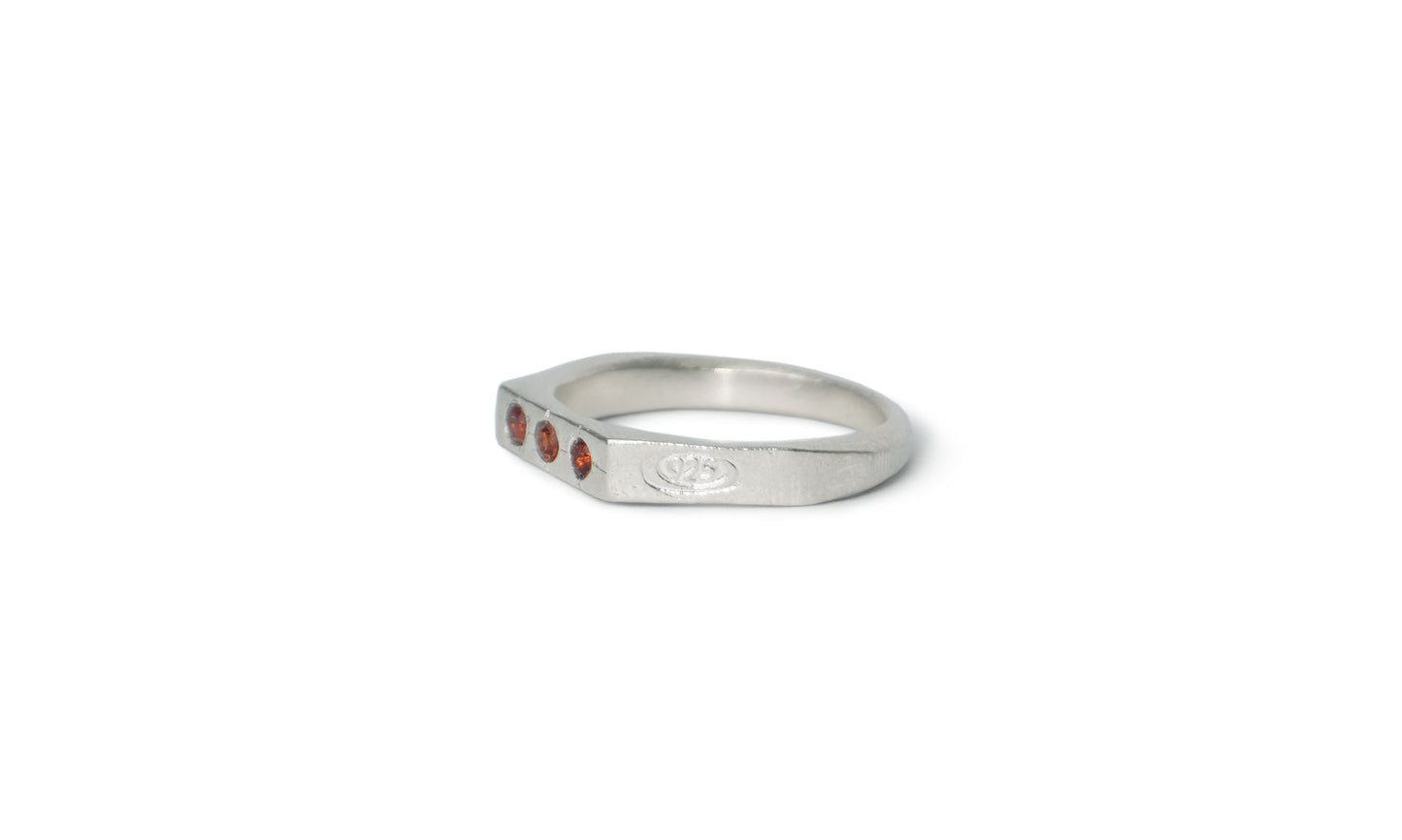 SENDIRI | TRIO GEMSTONE RING