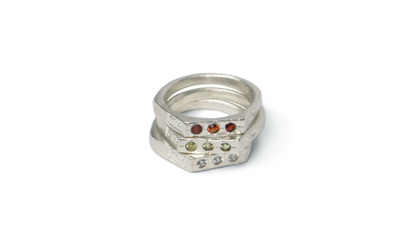 SENDIRI | TRIO GEMSTONE RING