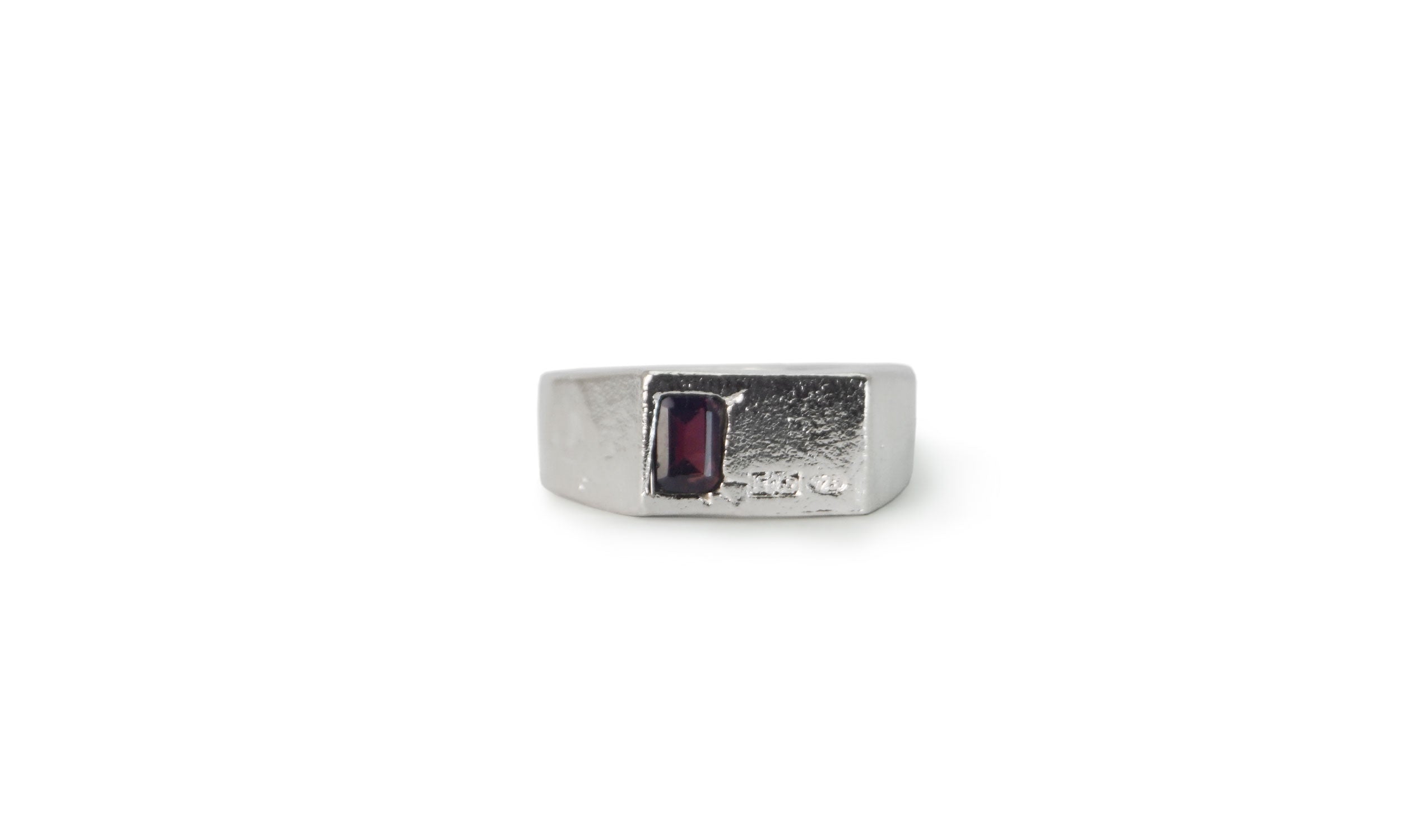IKUT | CHUNKY GEMSTONE SIGNET RING