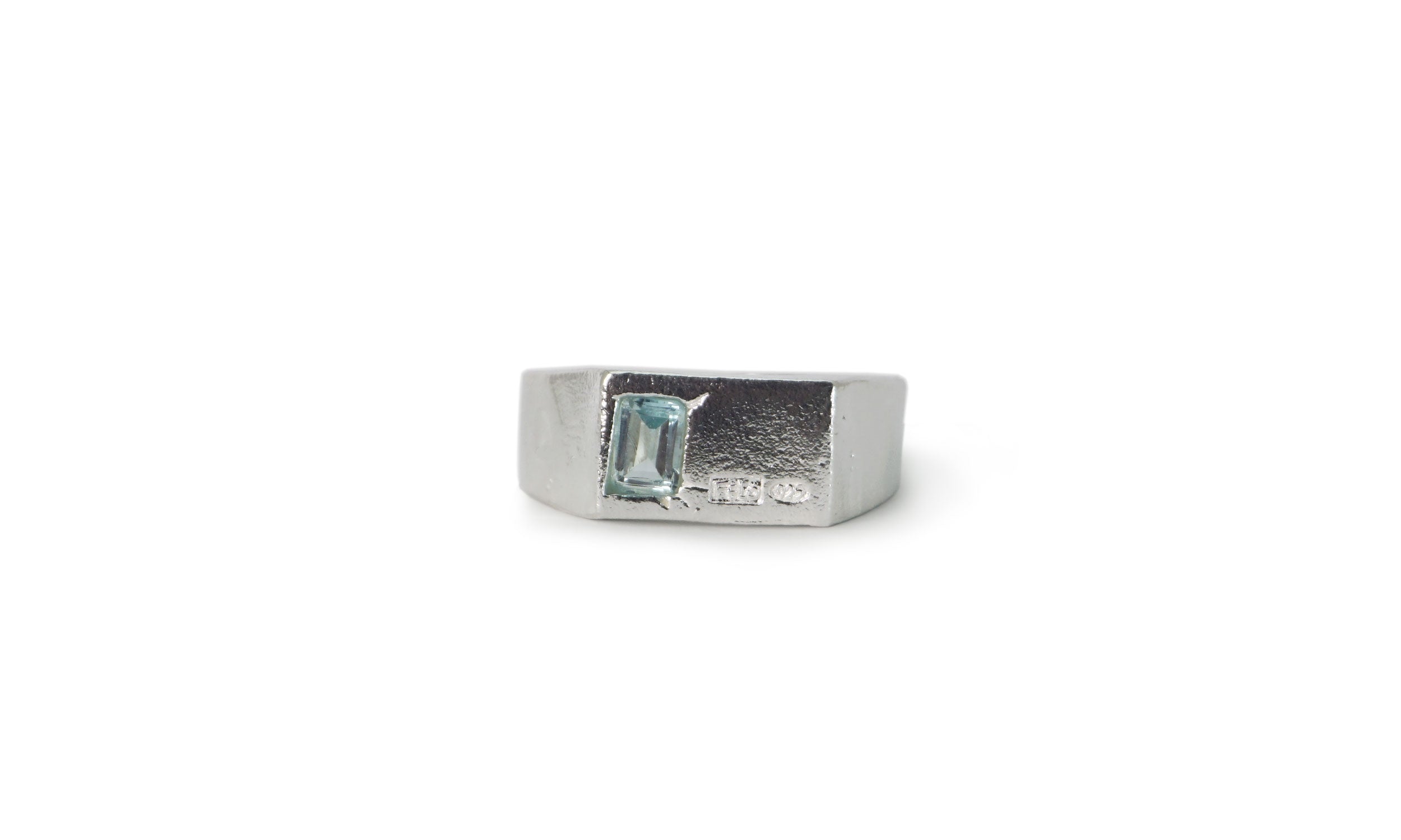 IKUT | CHUNKY GEMSTONE SIGNET RING