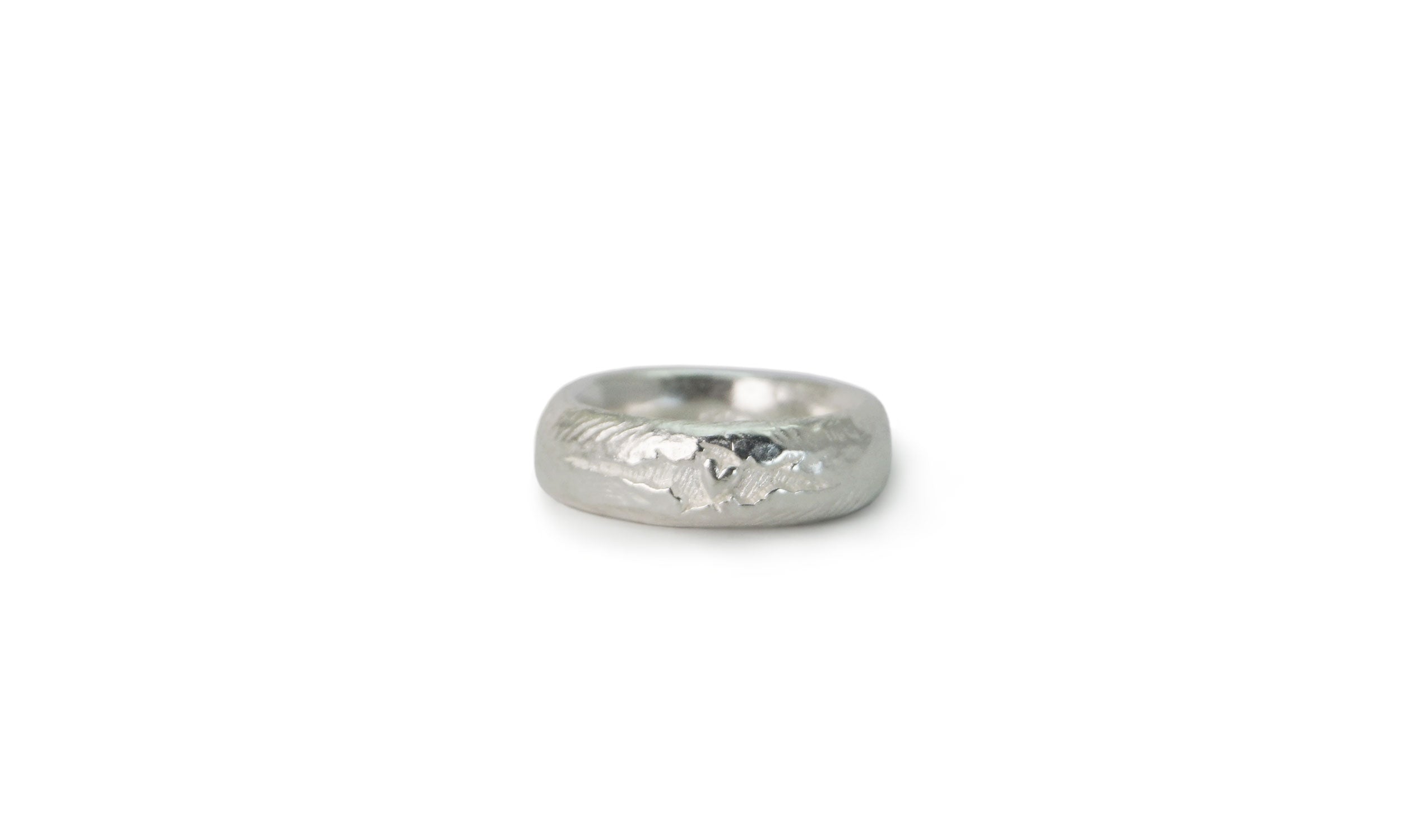 POTONG | HAND CUT HEART SILVER BAND