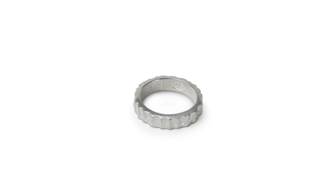 GIGI SLIM | TEXTURED SILVER BAND