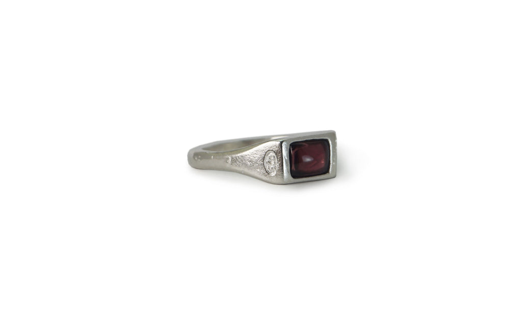 LIL-1 | BUTTON CAB GEMSTONE RING