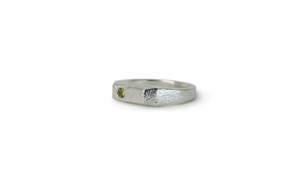 KOTAK | SINGLE FACETED GEMSTONE SILVER RING
