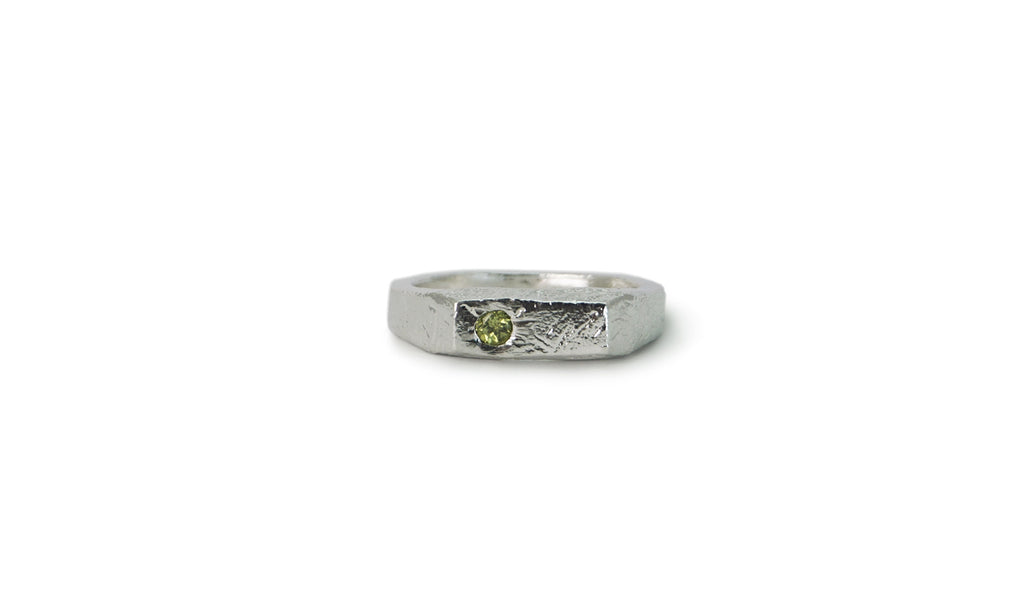 KOTAK | SINGLE FACETED GEMSTONE SILVER RING