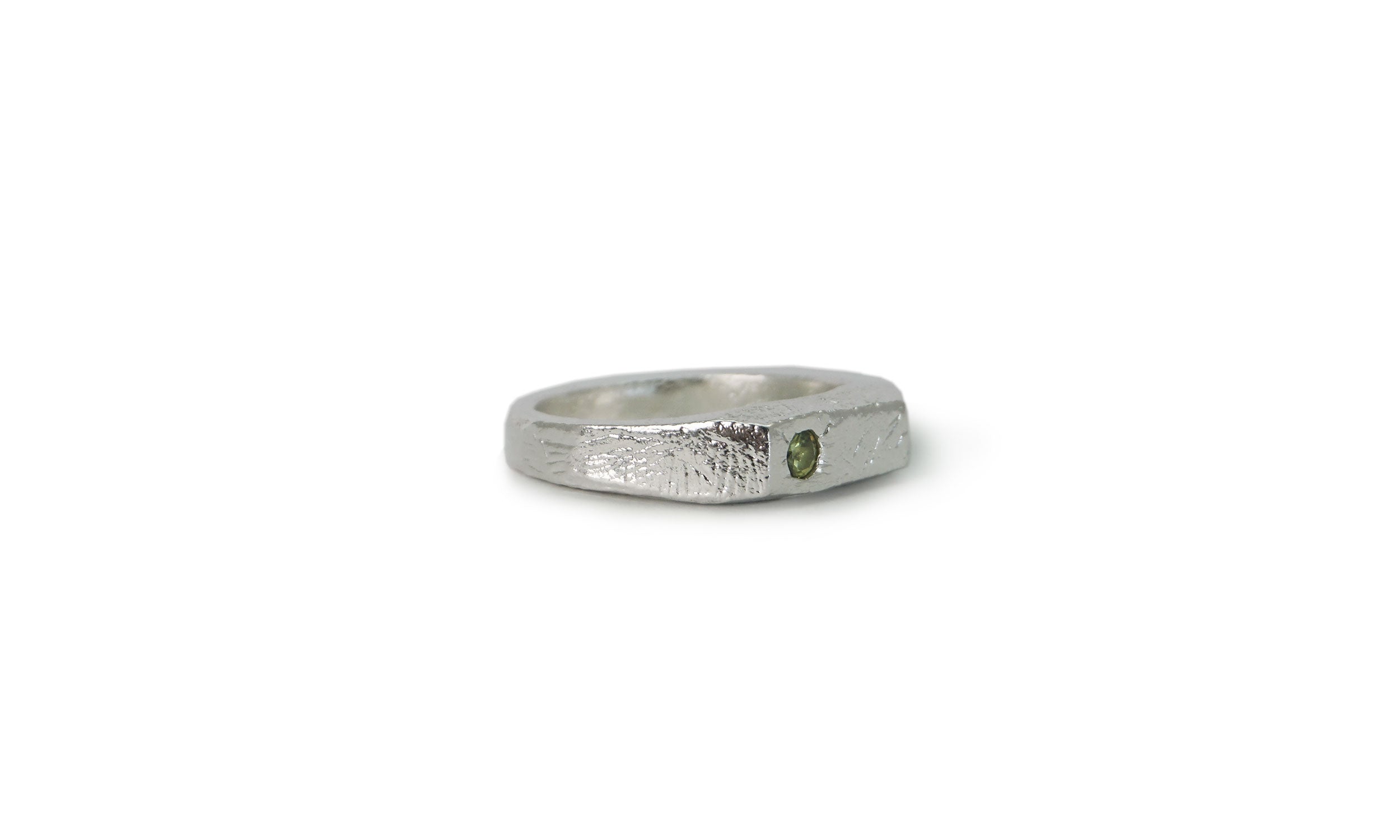 KOTAK | SINGLE FACETED GEMSTONE SILVER RING