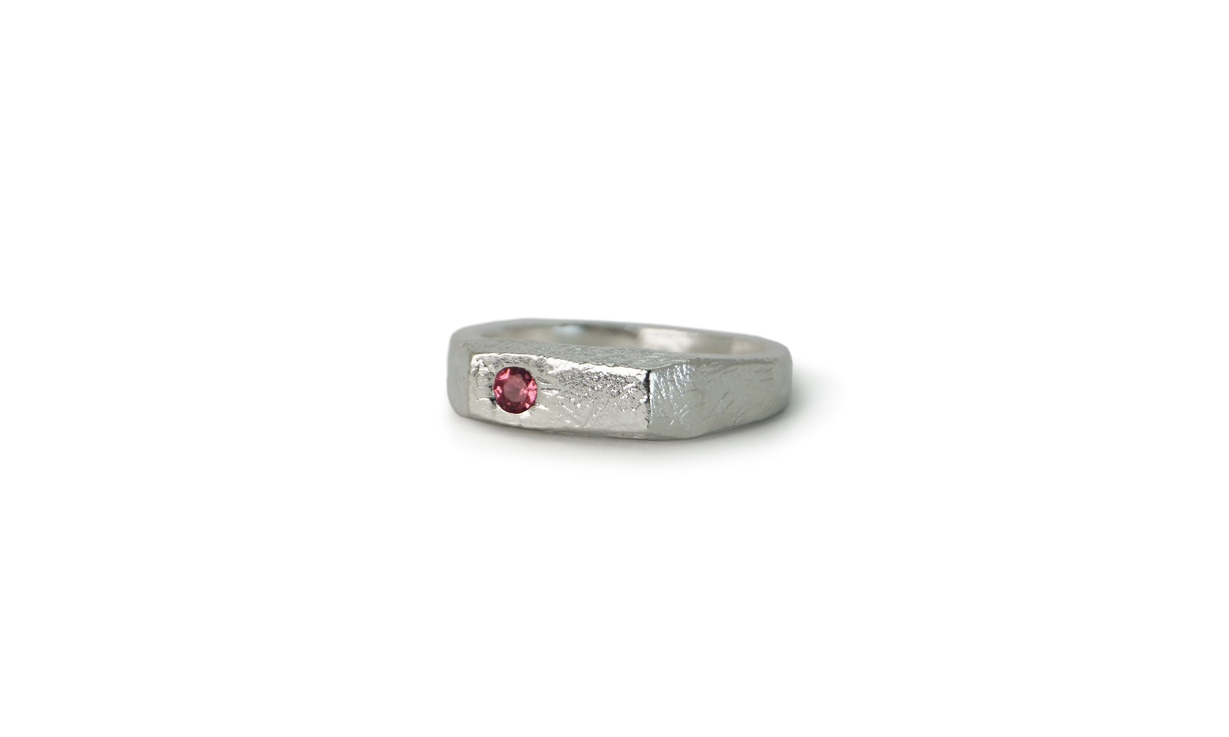KOTAK | SINGLE FACETED GEMSTONE SILVER RING