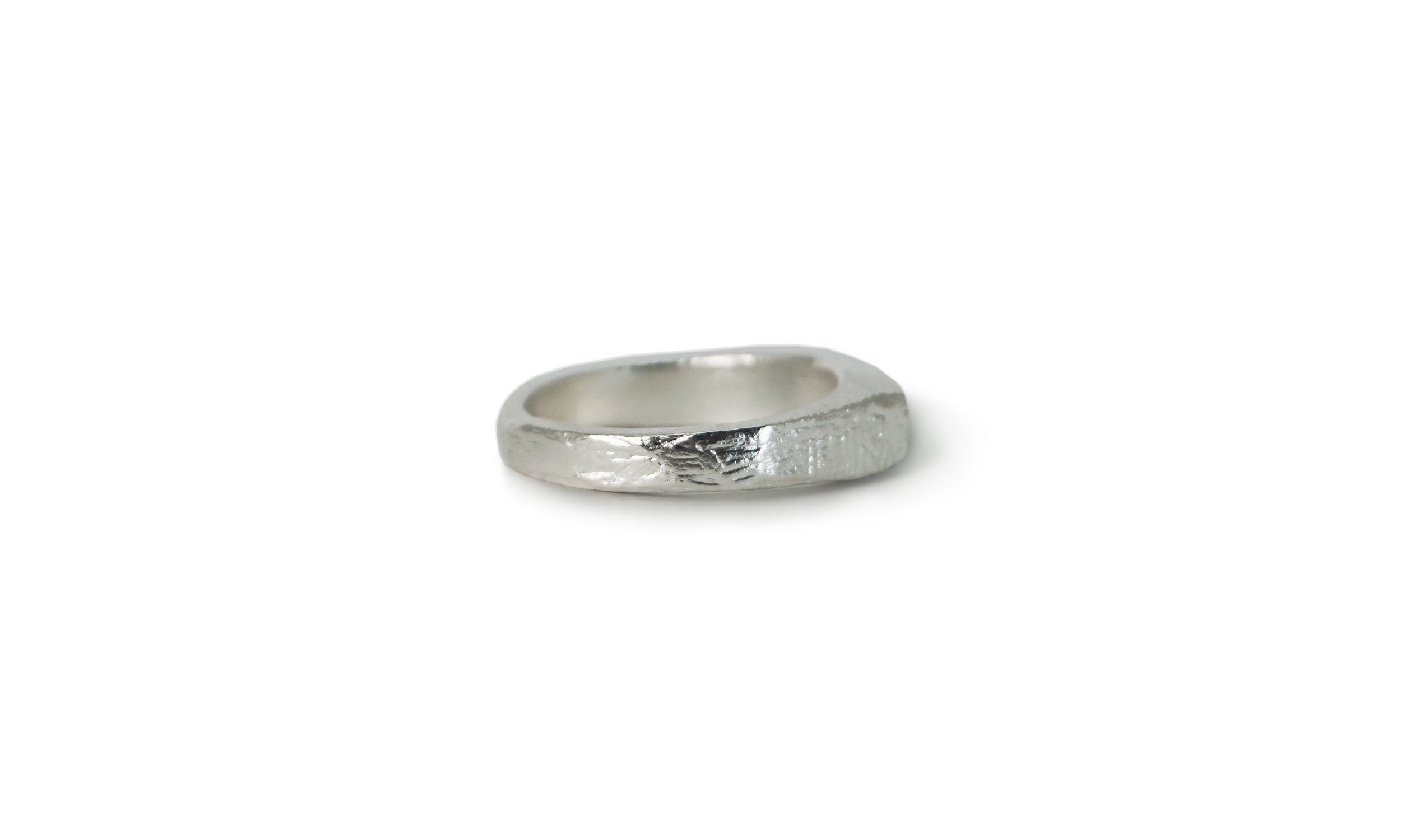 KOTAK | SINGLE FACETED GEMSTONE SILVER RING