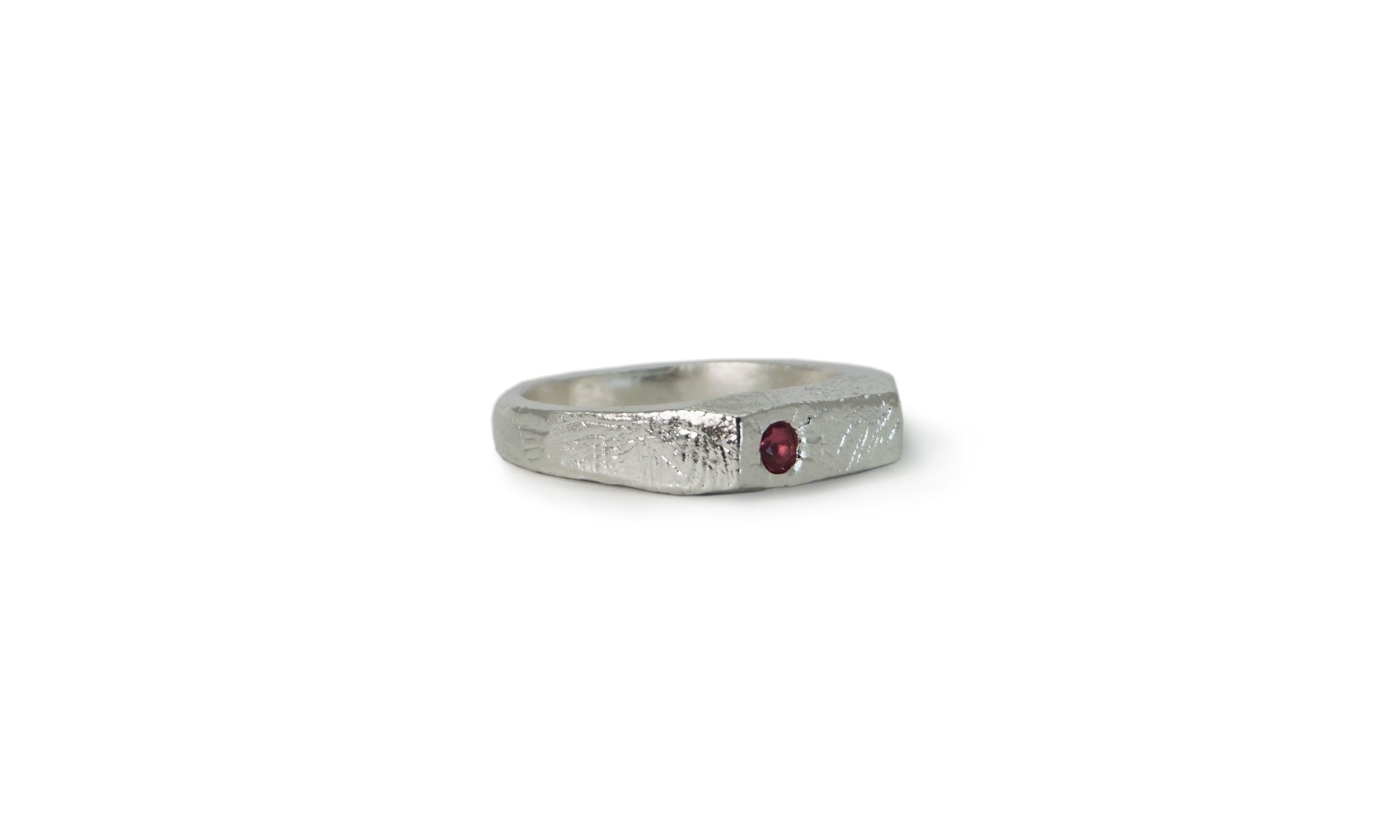 KOTAK | SINGLE FACETED GEMSTONE SILVER RING