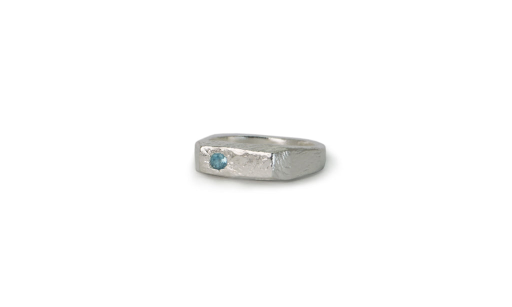 KOTAK | SINGLE FACETED GEMSTONE SILVER RING