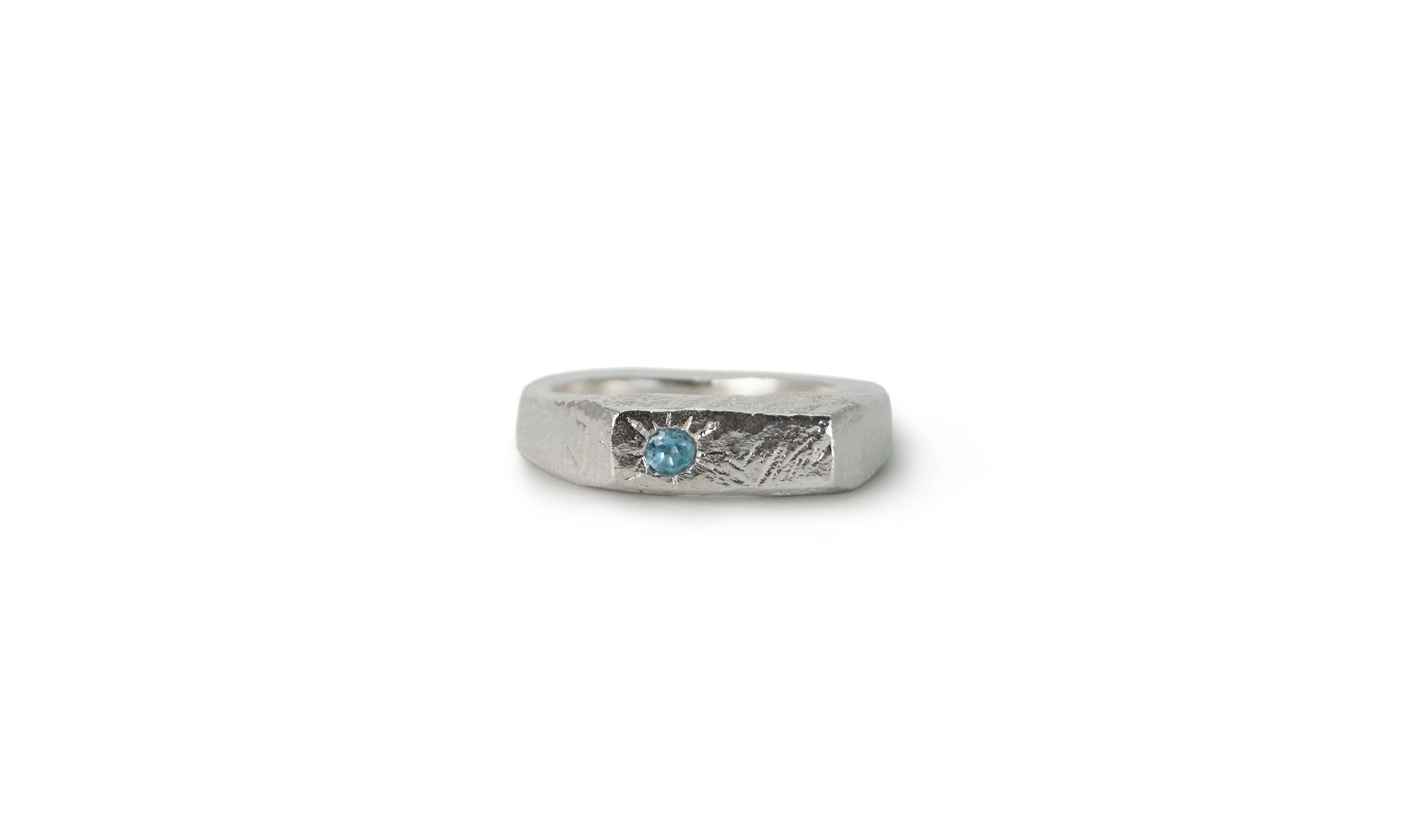 KOTAK | SINGLE FACETED GEMSTONE SILVER RING