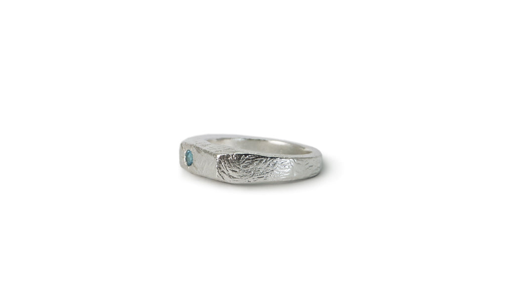 KOTAK | SINGLE FACETED GEMSTONE SILVER RING