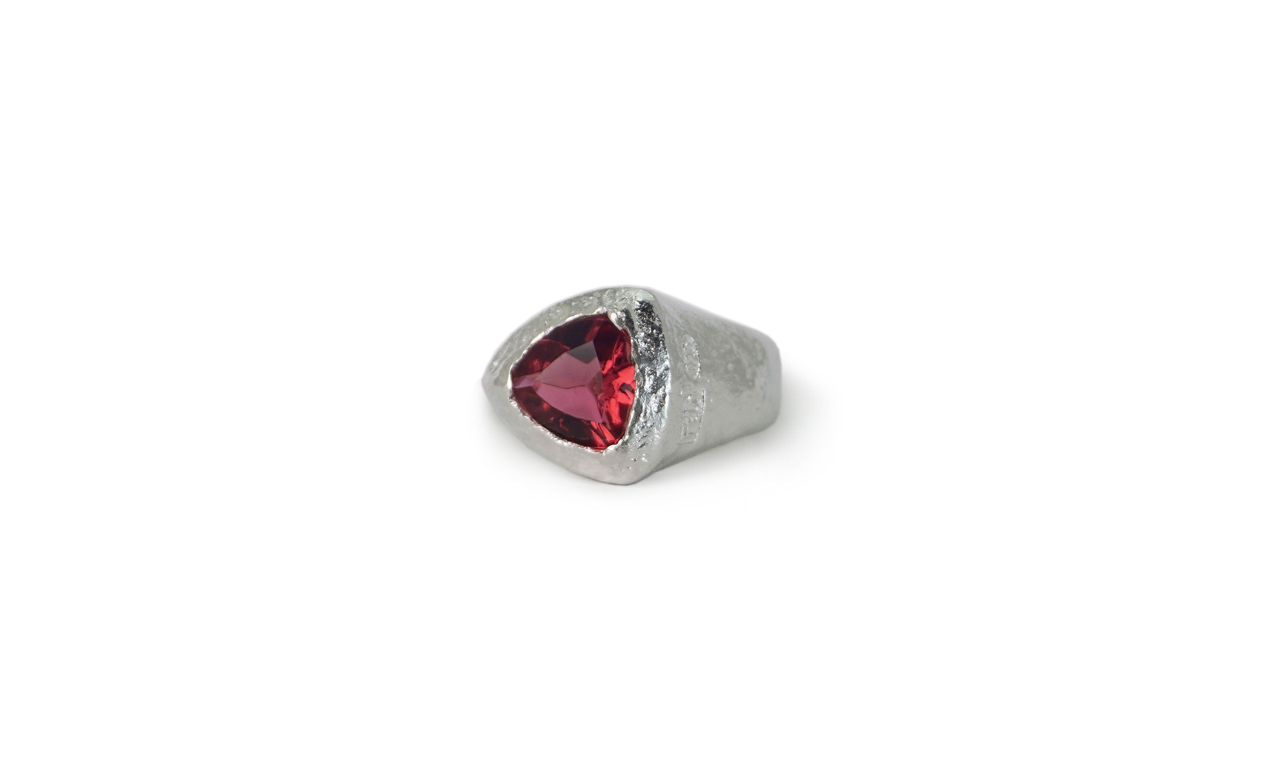 SEGI | TRIANGULAR GEMSTONE RING