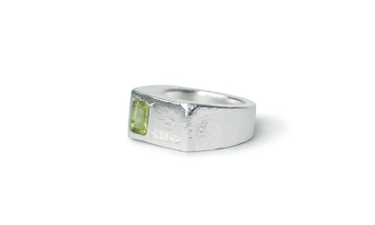 IKUT | CHUNKY GEMSTONE SIGNET RING