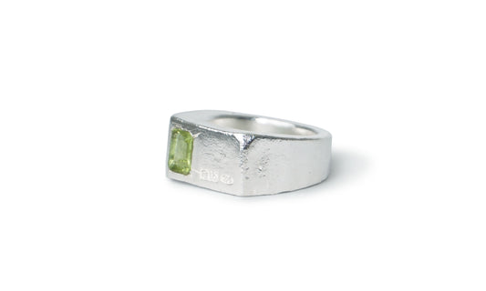 IKUT | CHUNKY GEMSTONE SIGNET RING