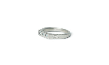SENDIRI | TRIO GEMSTONE RING