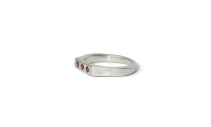 SENDIRI | TRIO GEMSTONE RING