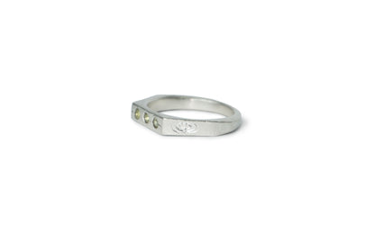 SENDIRI | TRIO GEMSTONE RING